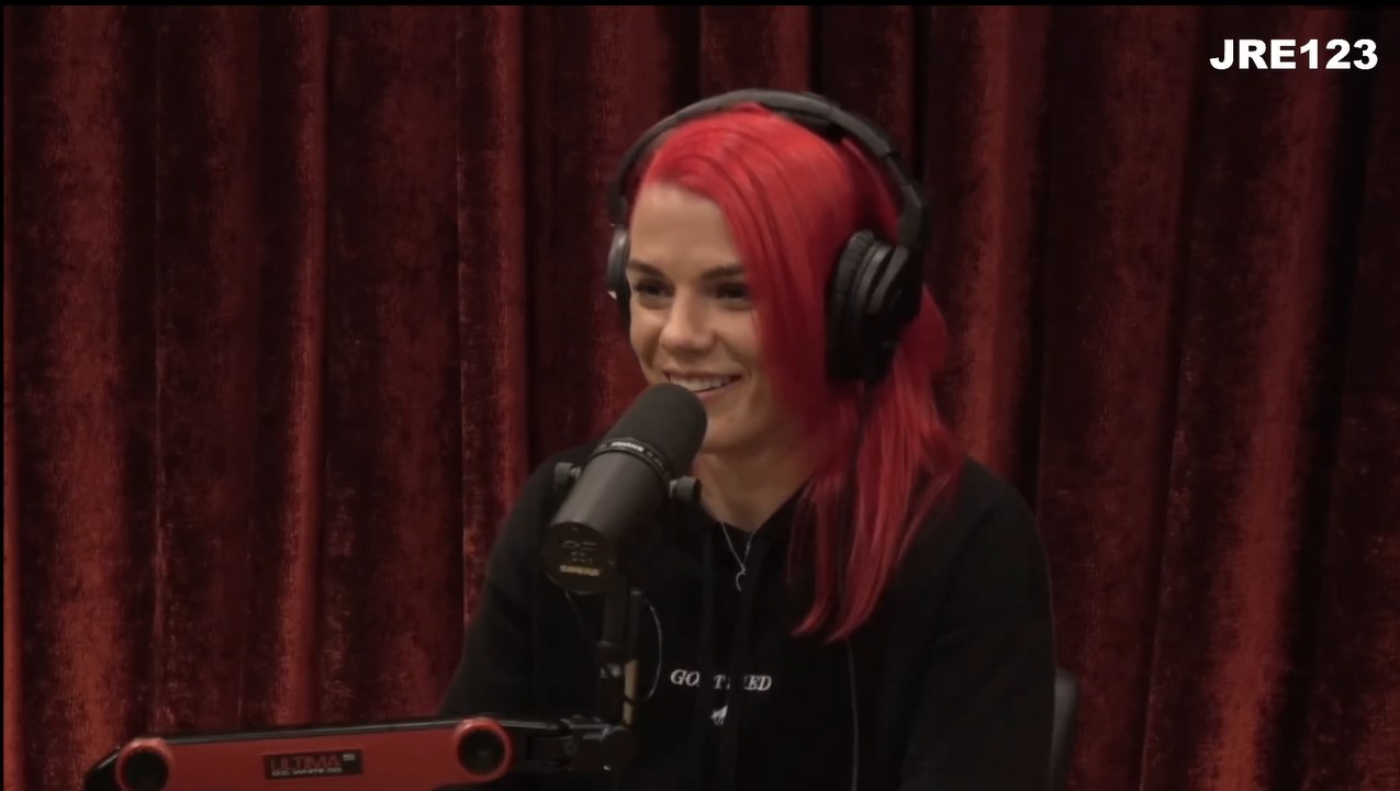 JRE MMA Show 140 with Gillian Robertson